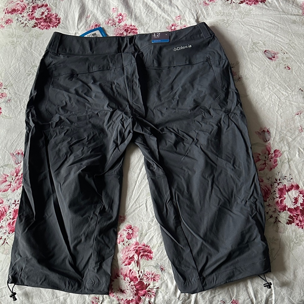 Columbia dark grey Capris - Picture 2 of 3